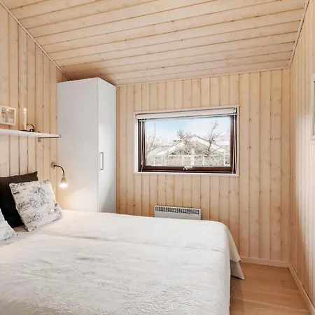 Feriehus Stunning In With Sauna *